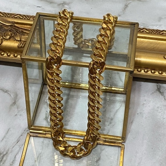 Miami Chain Link Gold Necklace - Stainless Steel - Picture 8 of 11